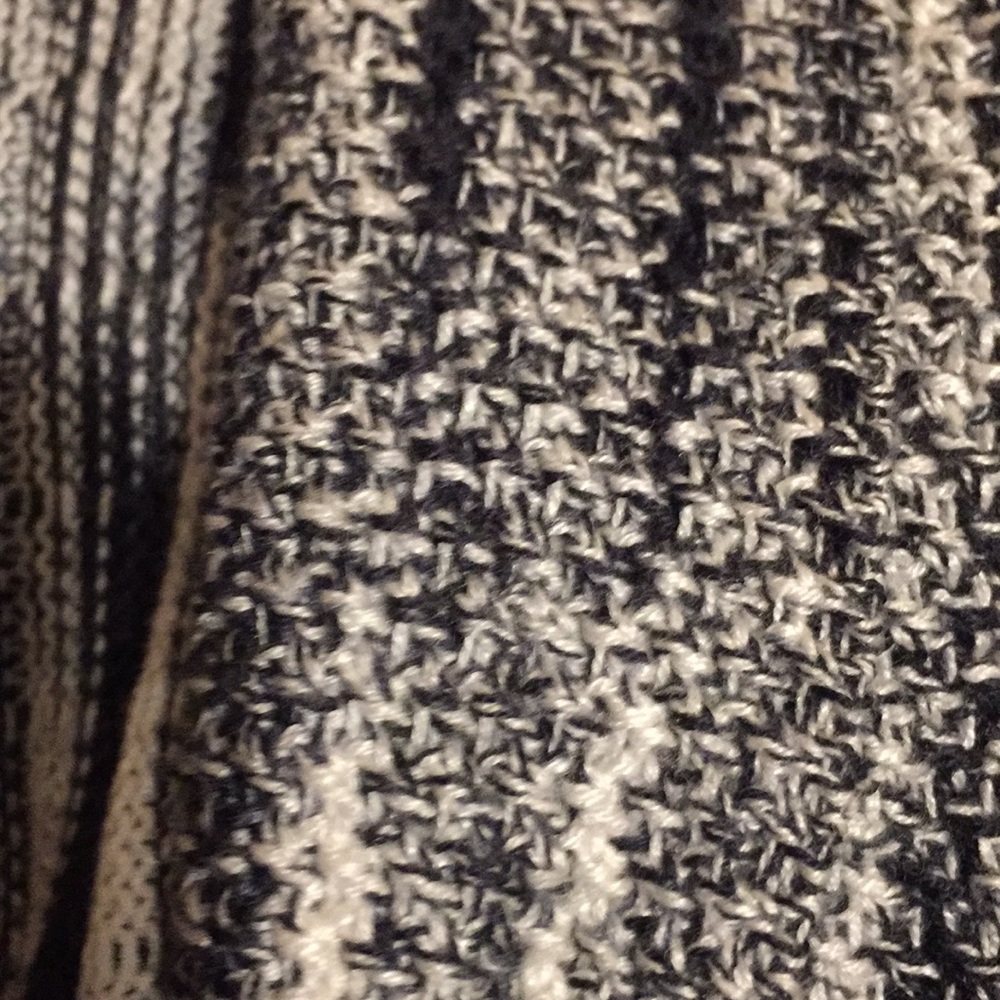 EUC BELLDINI cardigan - Picture 4 of 4